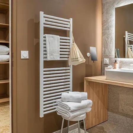 Mercure Ax Les Thermes מלון