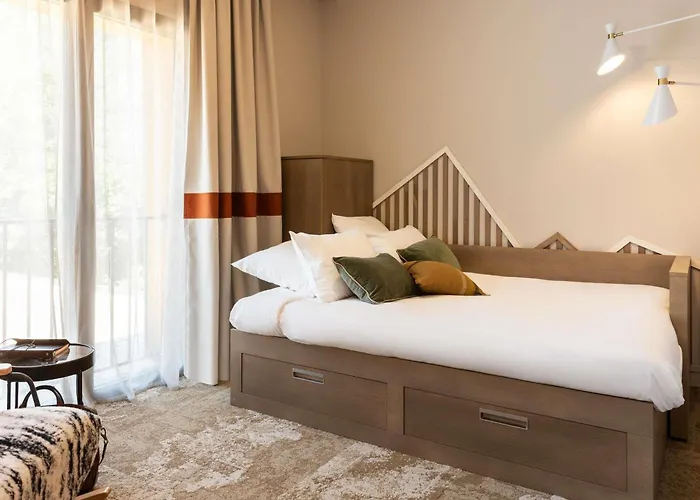 מלון Mercure Ax Les Thermes 4*