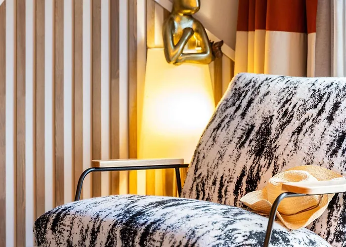 מלון Mercure Ax Les Thermes אקס-לה-טרמה