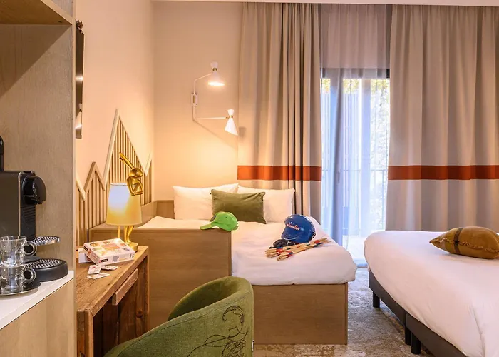 מלון Mercure Ax Les Thermes 4*