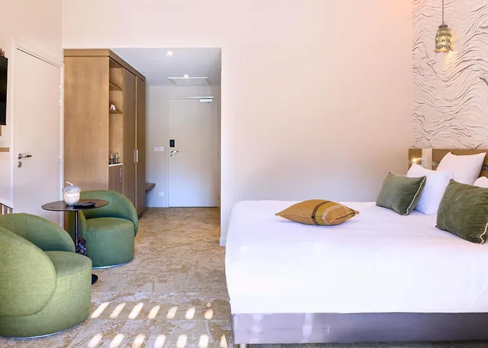 מלון Mercure Ax Les Thermes אקס-לה-טרמה