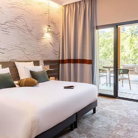 호텔 Mercure Ax Les Thermes 4*